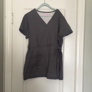 Women’s small gray koi scrub top (used)